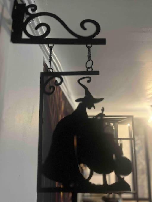La Chambre Des Secrets Perougien Pérouges Eksteriør billede